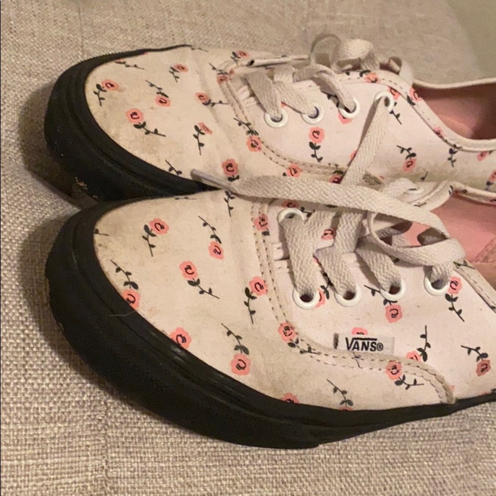 Vans - Picture 2 of 3